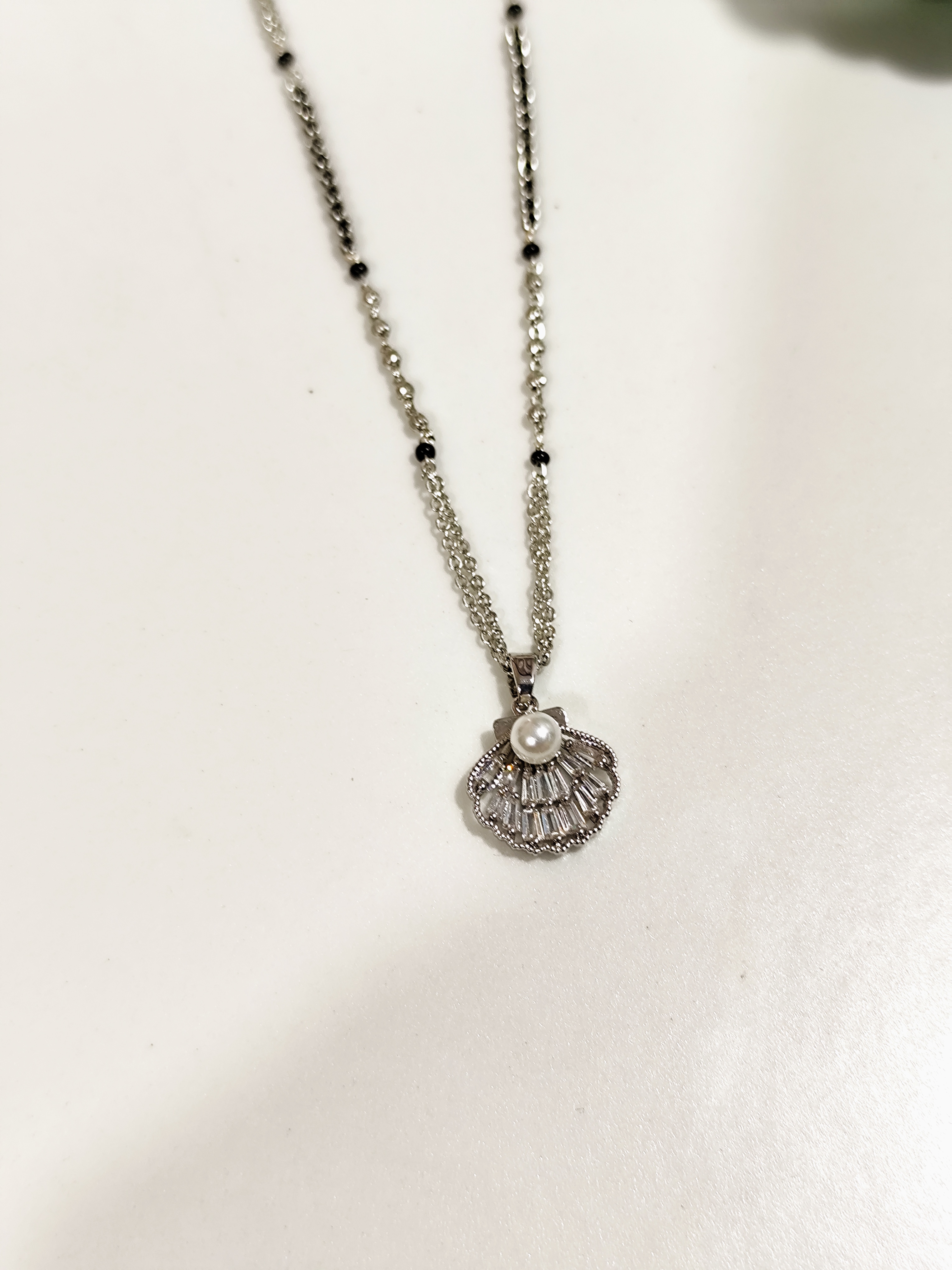 A modern expression of love, crafted with timeless grace